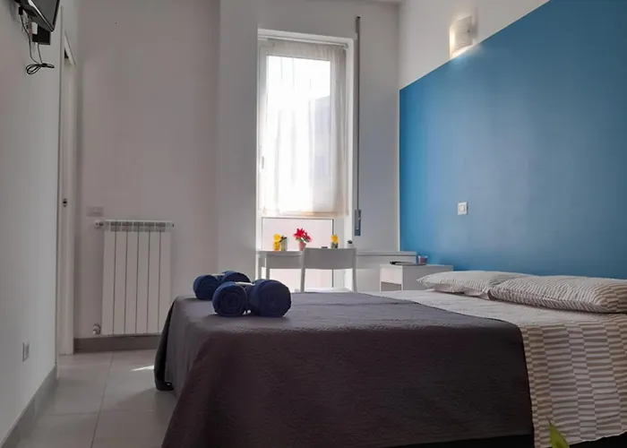 -L\' Oasi Del Turista, Room 5- Central Station Private External Bathroom