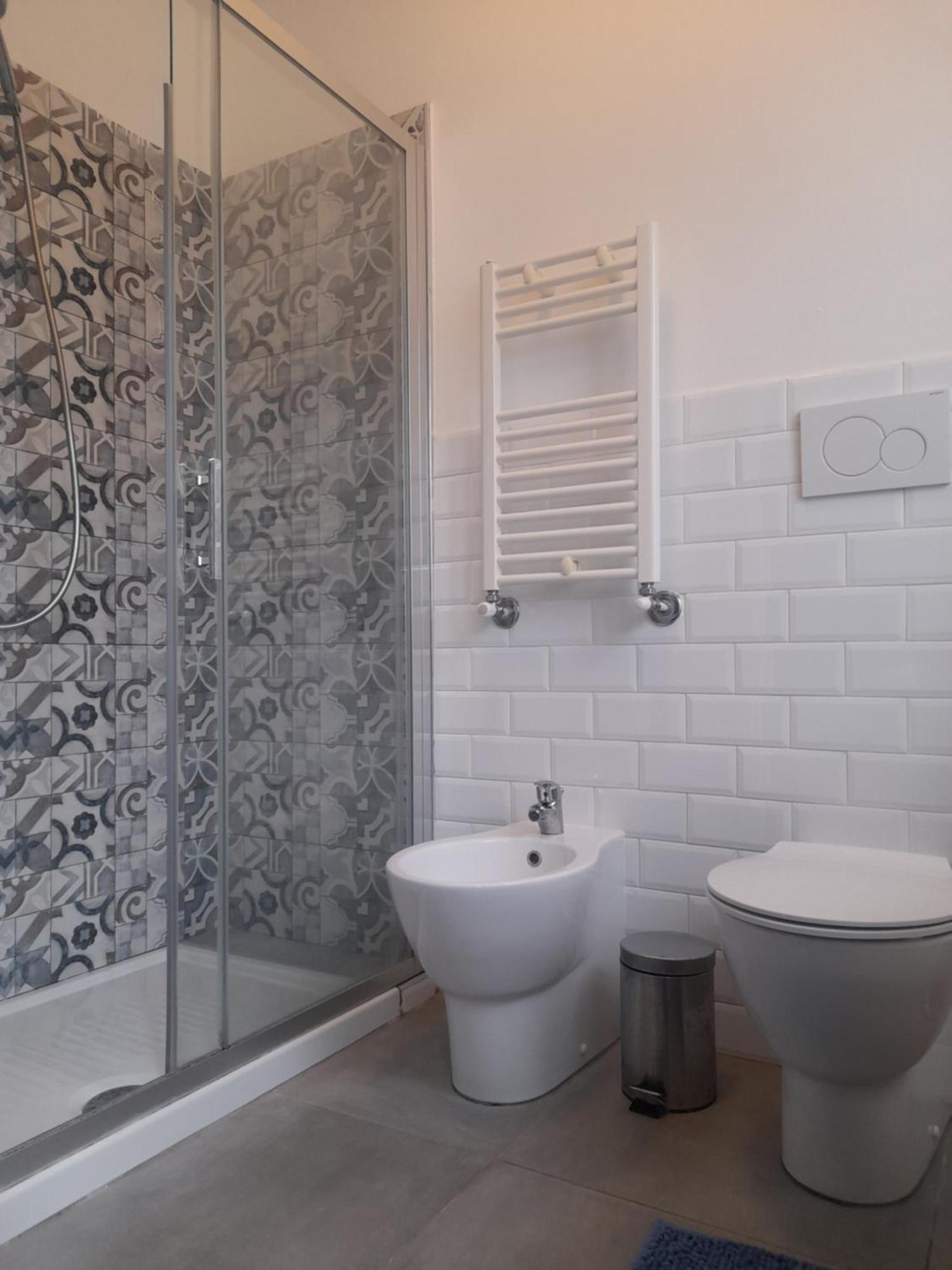 -l' Oasi Del Turista, 5- Station Private External Bathroom *